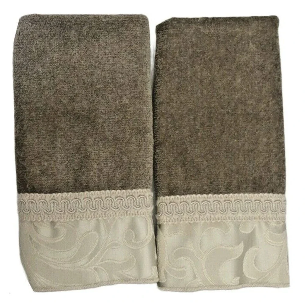 Avanti Amelia Fingertip Towels Set of 2 Latte Embroidered Embellished 11x18